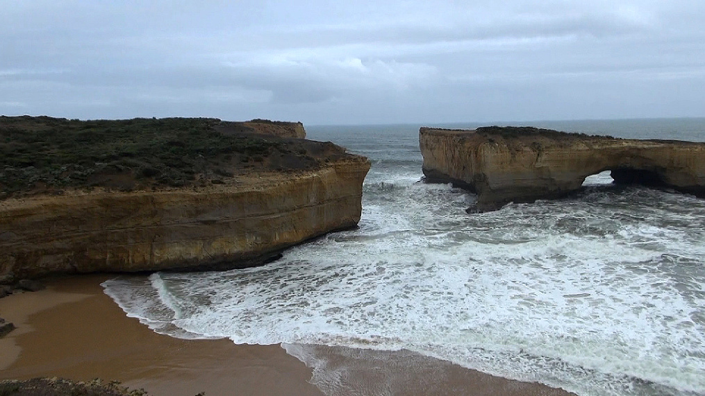 NP Port Campbell, London Bridge.
