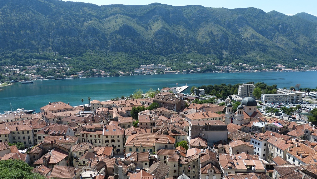 Kotor s Kotorským zálivem