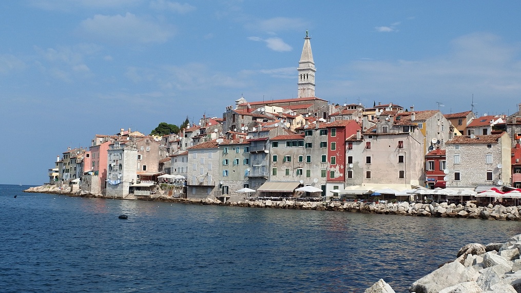 Rovinj, přístavní město se středověkým rázem.