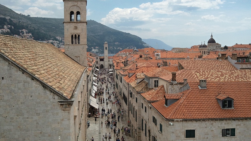 Hlavní ulice (Stradun) v Dubrovníku