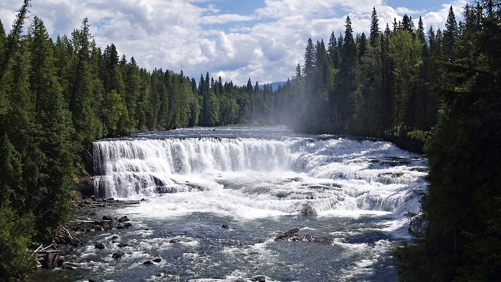Wells Gray. Rozloha 5000 km2. Nachází se v provincii Britská Kolumbie poblíž národního parku Jasper. 