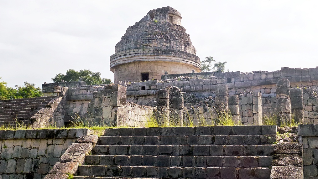 El Caracol neboli observatoř je unikátní stavba svým kulatým tvarem (ostatní jsou obdélníkové). El Caracol, což znamená "šnek" ve španělštině. Je tak nazvána kvůli točitému schodišti uvnitř věže. 