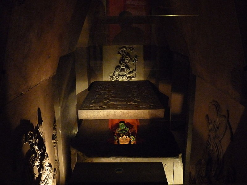 Replika hrobu krále Pakala, muzeum v Mexico-City - zdroj Wikipedie