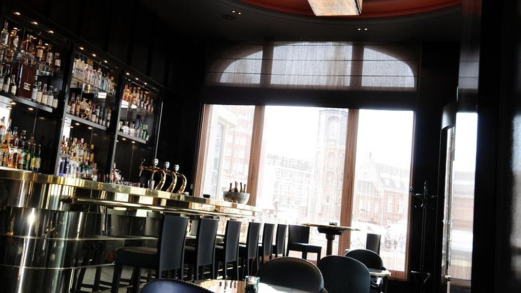 Bar (Booking.com)