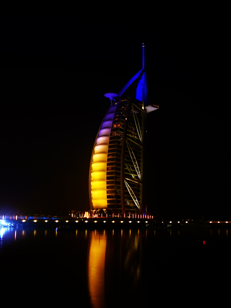 Burdž AL-Arab v noci